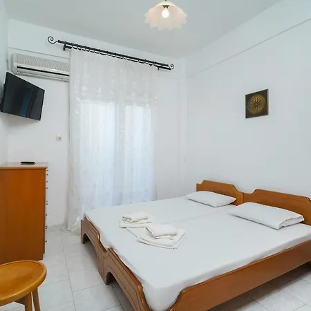 Garifalia Hotel *