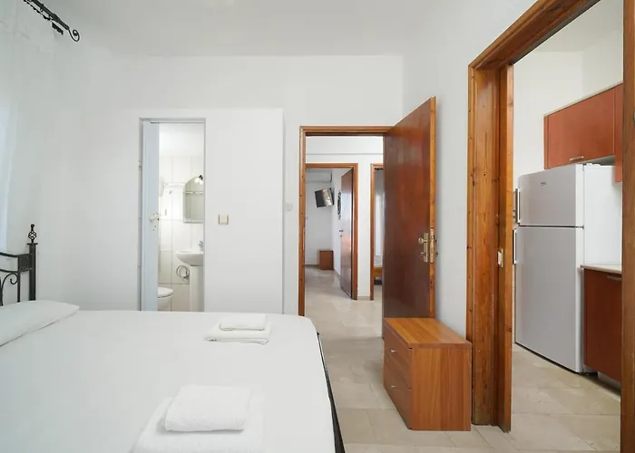Garifalia Hotel *