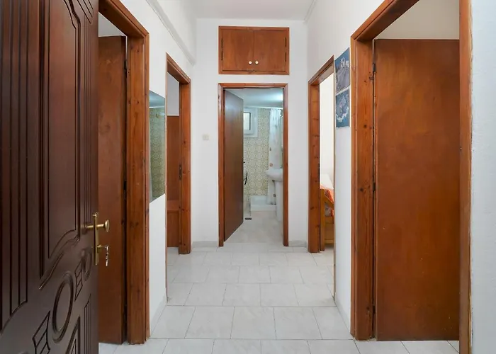 Garifalia Hotel *