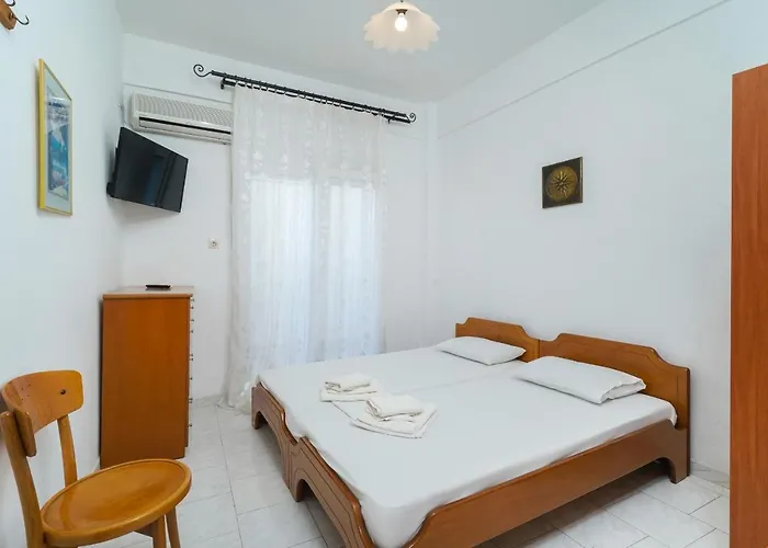 Garifalia Hotel *